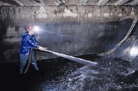 污水池作業(yè)處理