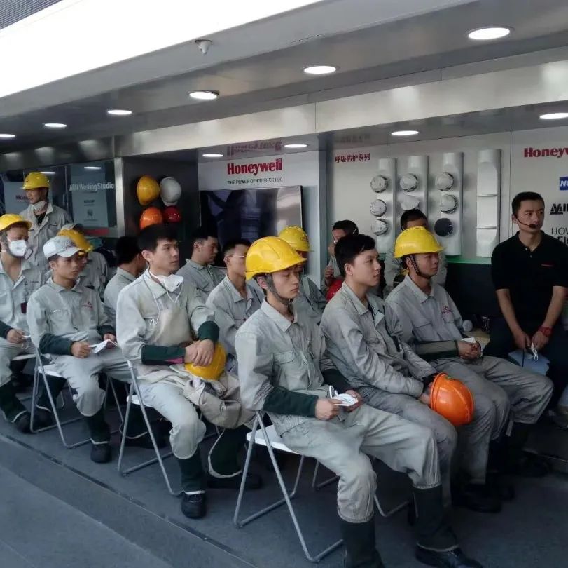 響應安全生產(chǎn)標準體系升級 霍尼韋爾啟動職業(yè)安全與健康篷車路演1