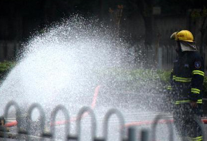 泄漏氣體用消防水稀釋